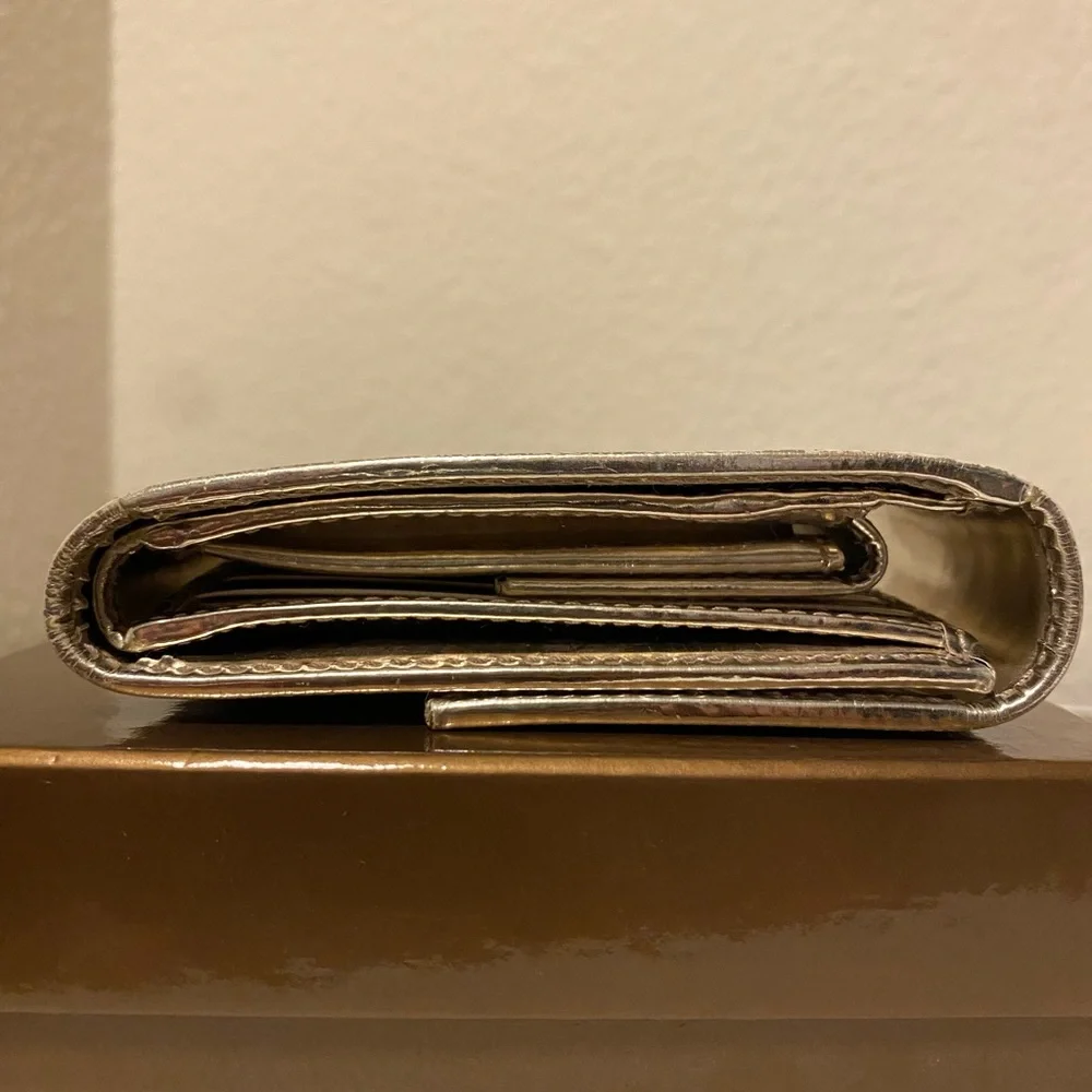 Gucci Beige Monogram Small Fold Wallet with Metallic Trim - Picture 11 of 16